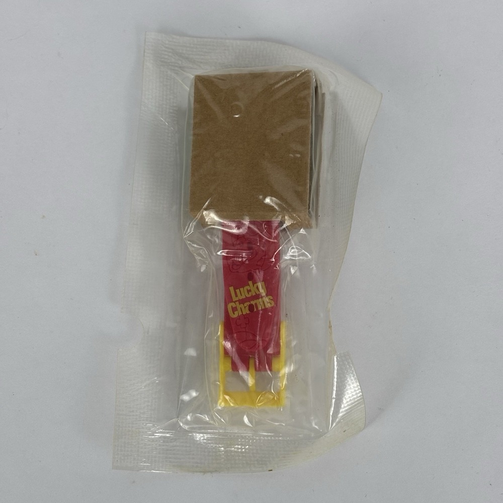 VTG 2001 General Mills Rare Plastic Red Watch Toy Green Lucky Charms Clover NOS